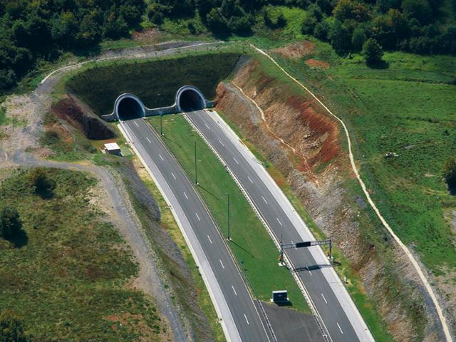 Slika:  Građevinski nadzor nad izgradnjom tunela Brinje (Autocesta Zagreb - Split)