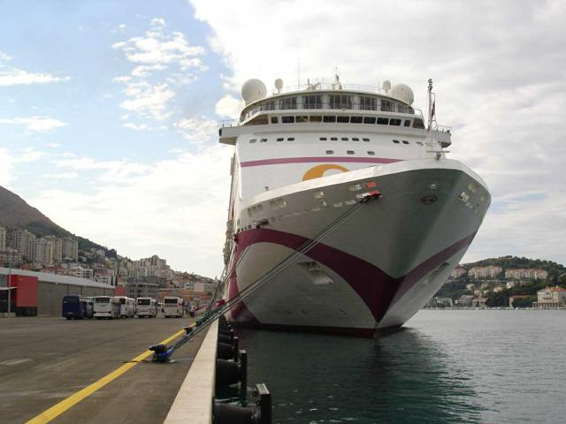 Slika:  Stručni geotehnički i geodetski nadzor radova putničke luke Gruž - Dubrovnik 